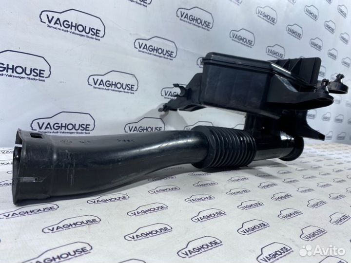 Патрубок воздушного фильтра Mazda 3 BK 1.6 2006