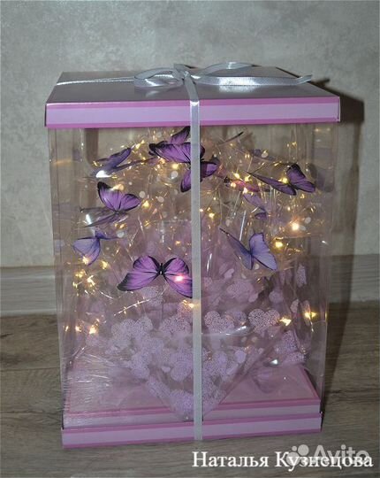 Коробка-букет из бабочек, с подсветкой