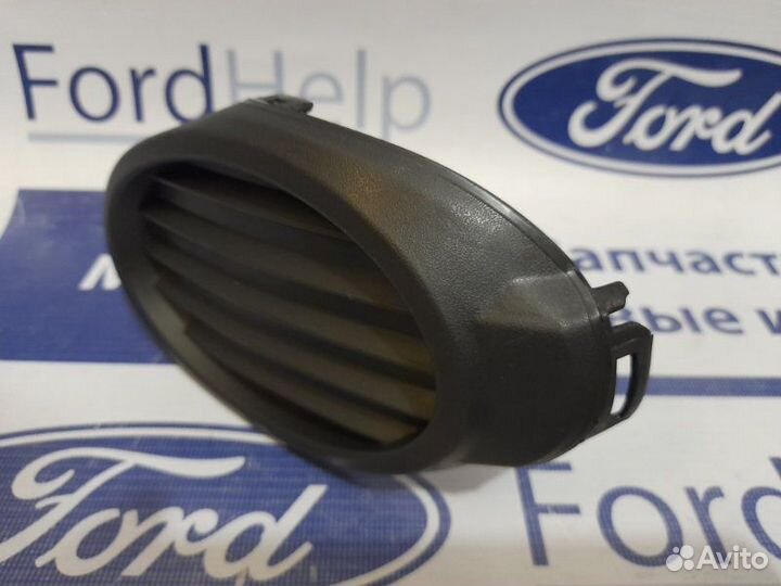 Заглушка в бампер правая Ford Focus 3 2012-2015