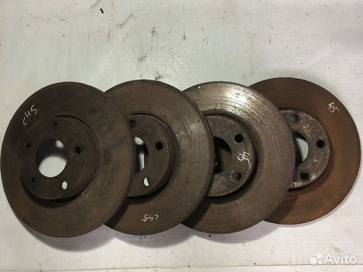 Передний тормозной диск Ауди 100 с45