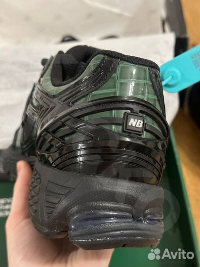 New Balance 1906r x 99ginger black-gren