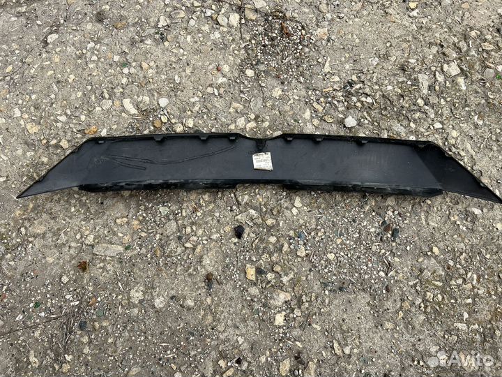 Верхняя часть решетки/молдинг бампера Мазда 3 BM