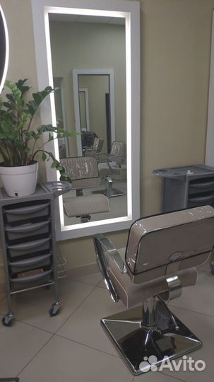 Гримерное зеркало с подсветкой