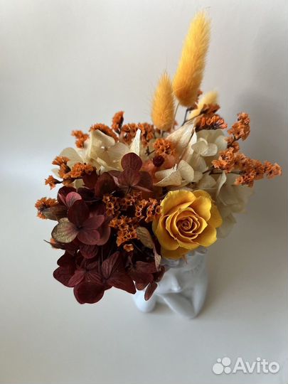 Композиция из стабилизированных цветов