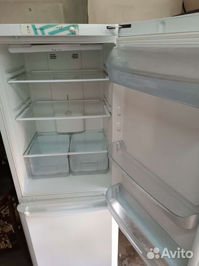 Холодильник indesit NO frost
