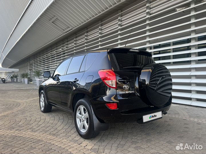 Toyota RAV4 2.0 AT, 2008, 124 000 км