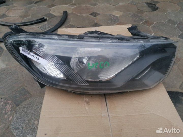 Фара передняя правая LADA Гранта 2019