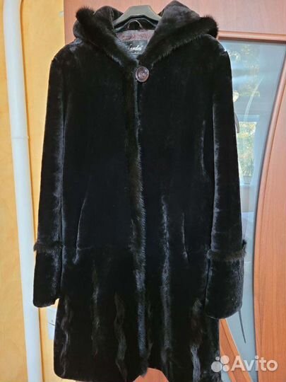 Шуба мутоновая с капюшоном