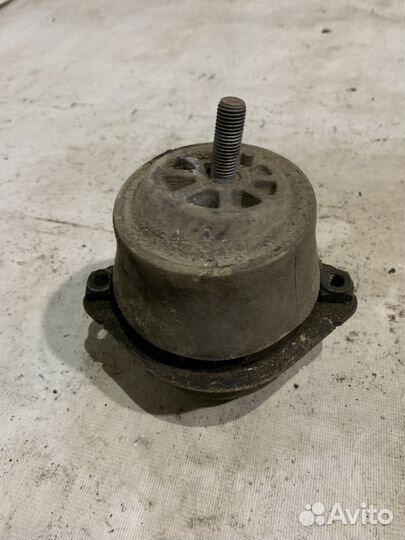 Опора двигателя Porsche Cayenne 955