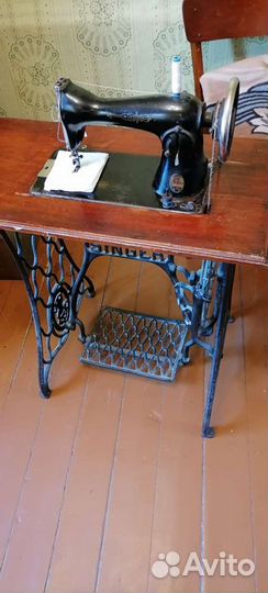Швейная машина Singer