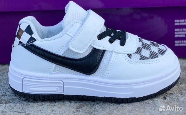 Кроссовки детские