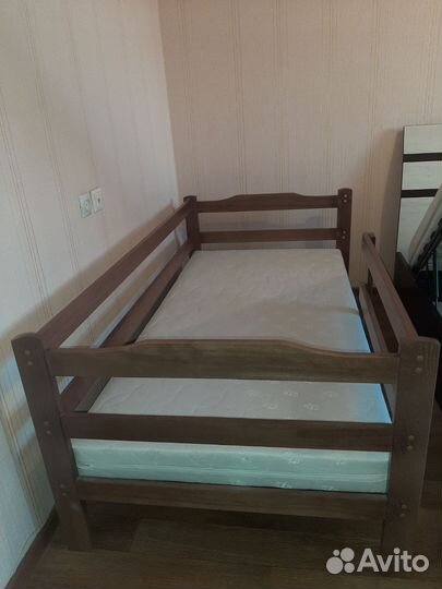 Детская кровать бу с бортиками