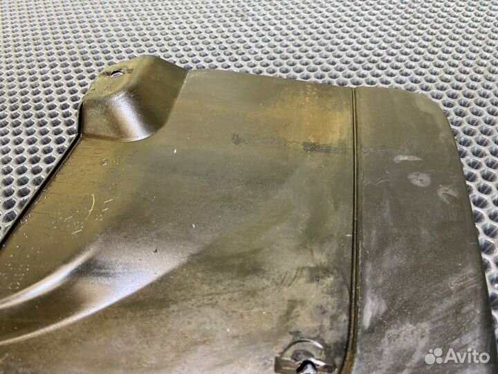 Брызговик лев. перед. Toyota Land Cruiser Prado