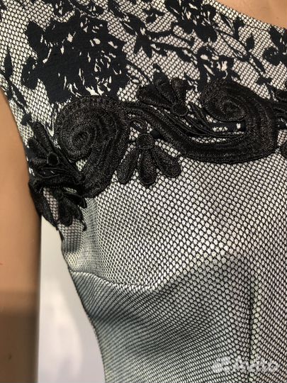 Платье серое с чёрным кружевом
