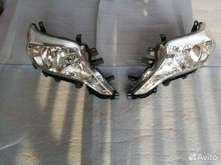 Фара Toyota Land Cruiser Prado 150