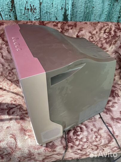 Телевизор Samsung Plano