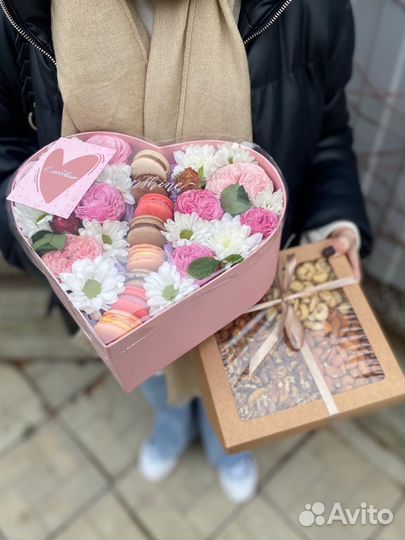 Цветы в коробке / подарок 14 февраля