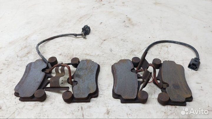 Тормозные колодки заднее Volkswagen Touareg 7L 3.6