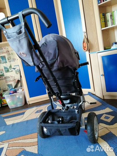 Детский велосипед с ручкой