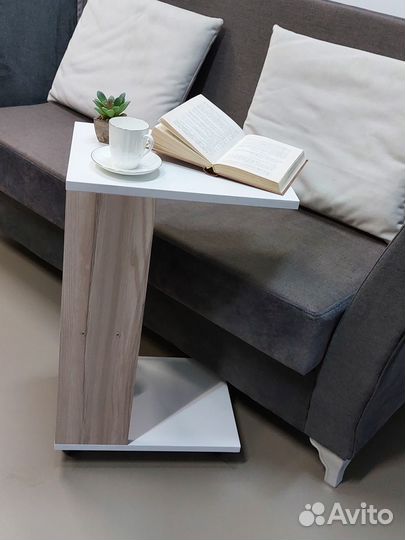 Приставной столик