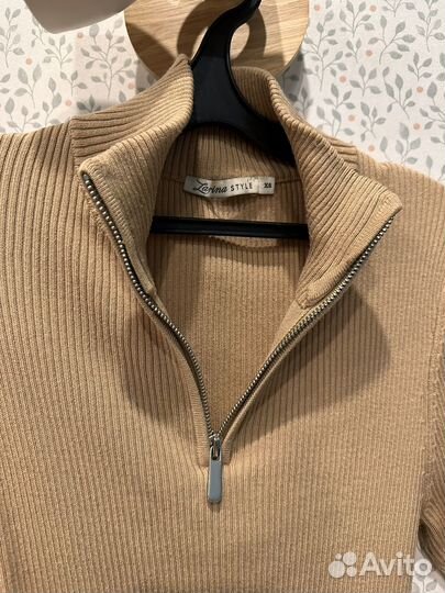 Кофта с замком Zarina