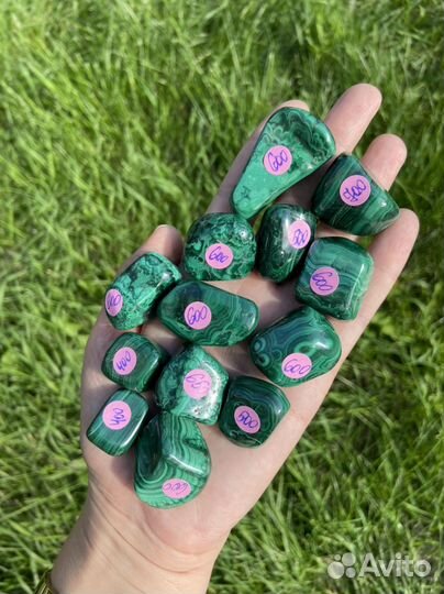 Натуральные камни малахит