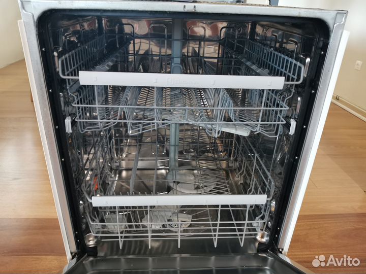 Посудомоечная машина electrolux ESL 6380 RO бу