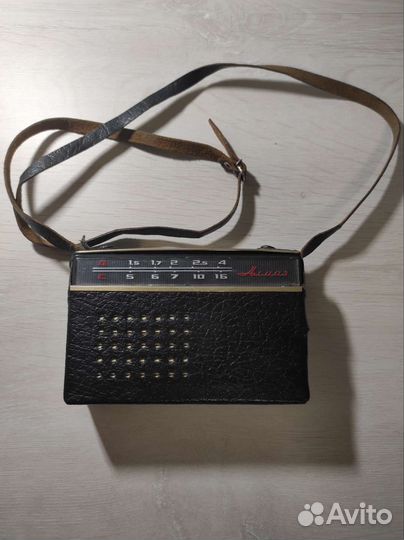 Радиоприемник времен СССР Алмаз