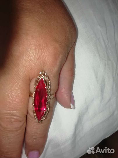 Золотое кольцо с рубином. 