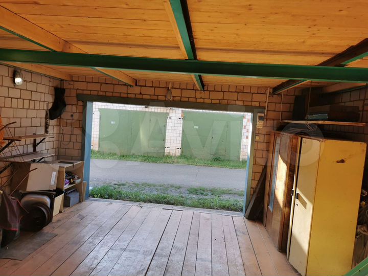 Гараж, > 30 м²