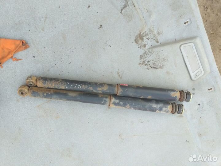 Задние амортизаторы стоики Daewoo Nexia Chevrolet