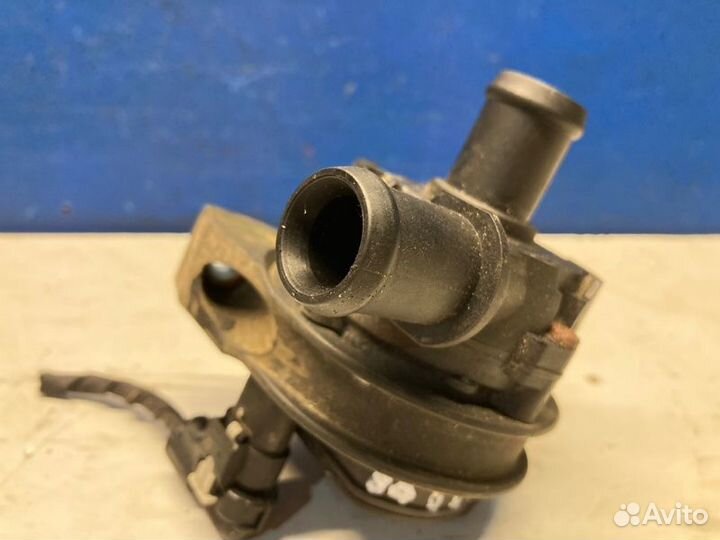 Насос помпа электрический Skoda Rapid 1.4 CZC 2018