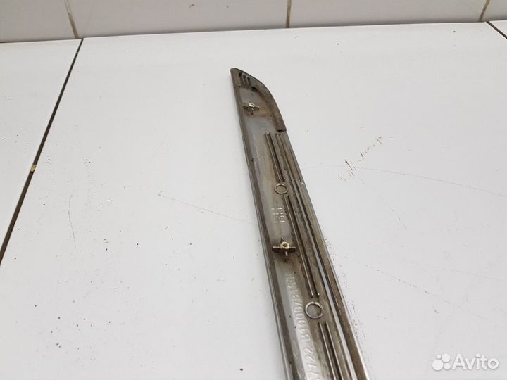 Молдинг двери задний правый (Genesis G80 I)