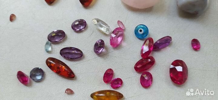 Янтарь, цитрины,корунды и др. камни