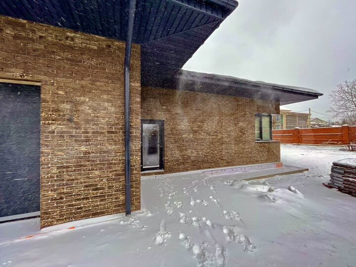 Дом 207 м² на участке 8 сот.