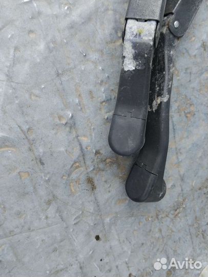 Поводок дворников Митсубиси Лансер 9