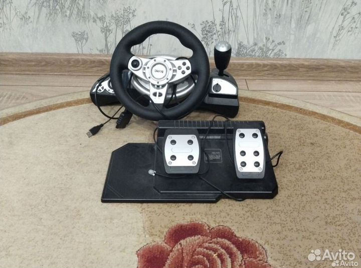 Игровой руль и педали