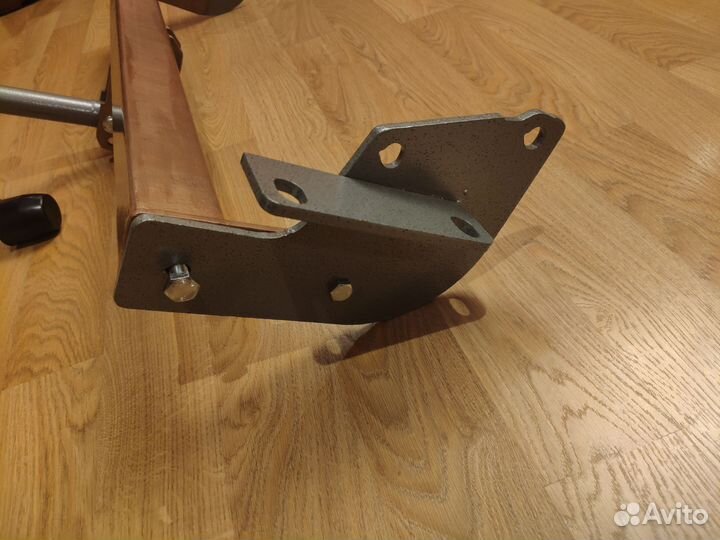 Фаркоп на Mitsubishi Pajero 4