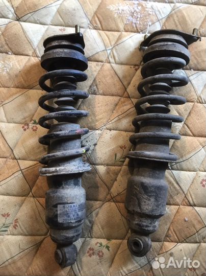 Subaru legacy стойки