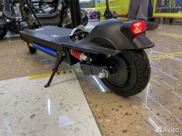 Новый электросамокат с сиденьем KugooKirin M2