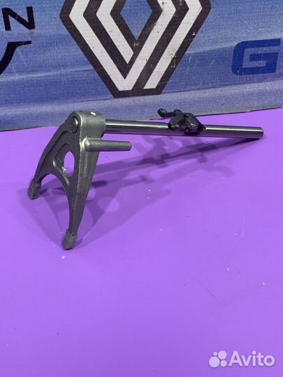 Вилка пятой передачи переключения скорости Renault