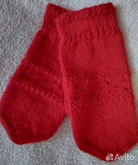 Берет вязаный. Варежки