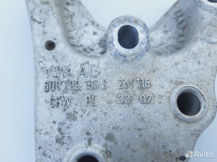 Кронштейн двигателя правый Шкода Фабия