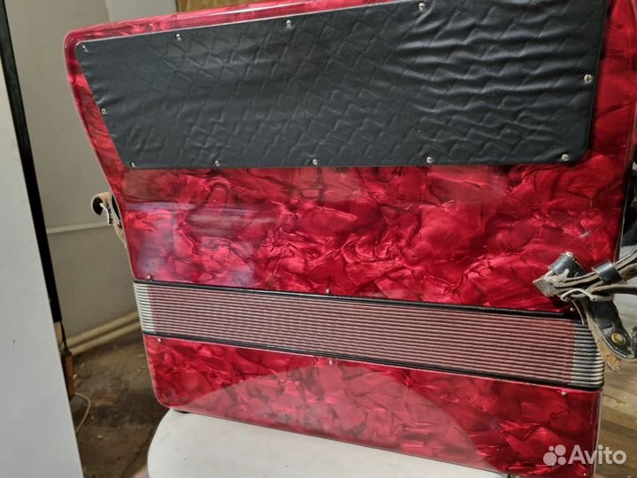 Баян Weltmeister Grandina Красный Перламутр