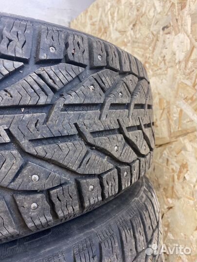 Tigar SUV Ice 215/65 R16 102T
