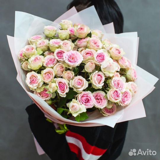 Букет кустовых Роз. Цветы с Доставкой