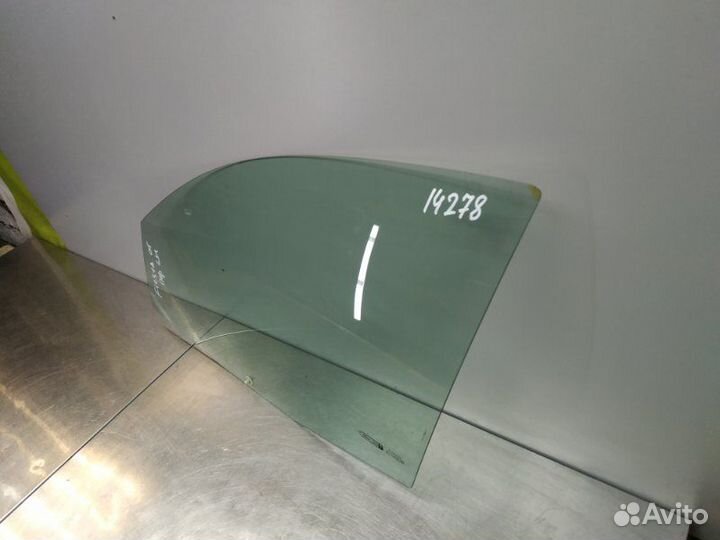 Стекло двери переднее левое Ford Fiesta 2006