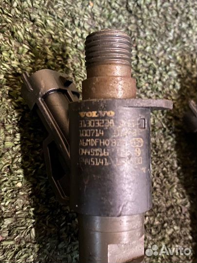 Форсунка топливная D5204T3 T2 Вольво XC70 XC60