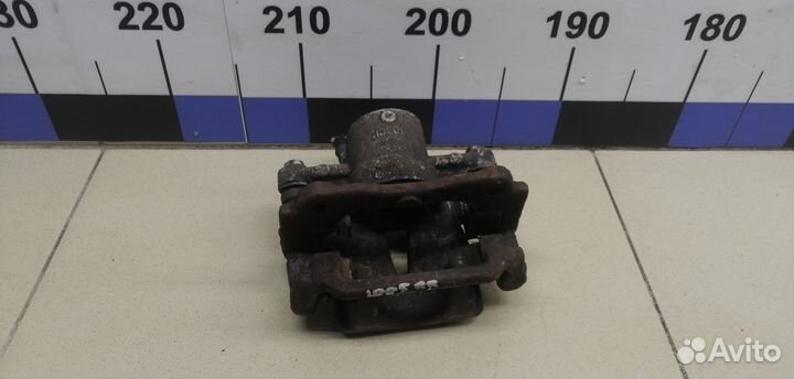 Суппорт задний правый Avensis II 2003-2008