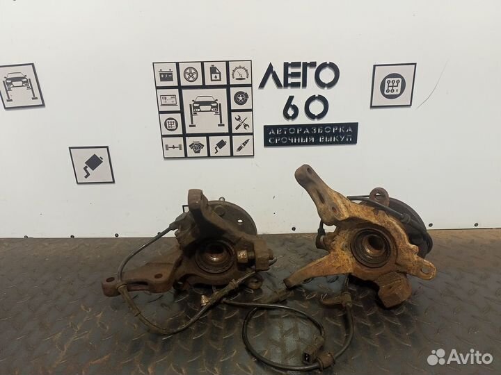 Кулак поворотный передний для Mitsubishi Carisma